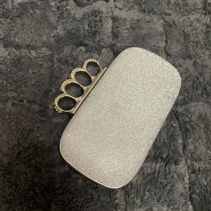 Women’s brass knuckle clutch sparkle gray/silver w/chain